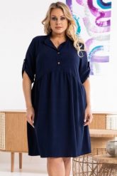 Sukienka biznesowa plus size dekolt polo swobodna DALIA granatowa. Sukienki KARKO, do pracy, plus size, bez wzorów, z materiału, biznesowe, bez kołnierzyka, plus size, bez ramiączek, dopasowane. Za 259.50 zł.