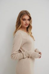 Wełniana sukienka maxi w kolorze CLASSIC BEIGE - SILMA-S/M. Brązowe sukienki Marsala, na co dzień, m, bez wzorów, z kaszmiru, bez kołnierzyka, bez ramiączek, maxi. W wyprzedaży za 227.94 zł.
