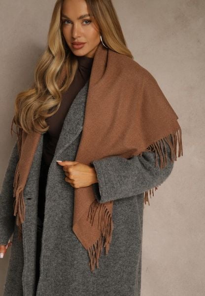 Jasnobrązowy Bawełniano-Wiskozowy Szalik w Kształcie Trójkąta z Frędzlami Vetisara. Brązowe szaliki i kominy Renee, bez wzorów, z bawełny. Za 39.99 zł.