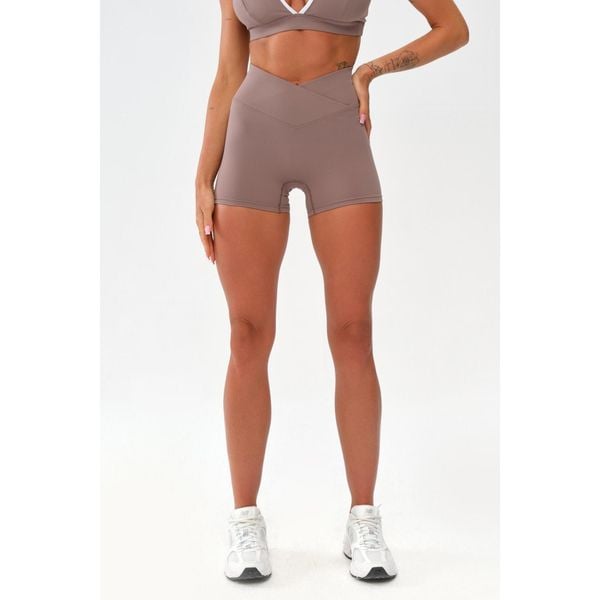 Damskie spodenki szorty sportowe fitness Rough Radical Mocha Active Shorts. Brązowe szorty sportowe ROUGH RADICAL, bez wzorów, na fitness i siłownię. Za 139.90 zł.