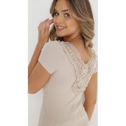Beżowa Bluzka Orusa. Brązowe bluzki Born2be, l, z aplikacjami, z dzianiny, biznesowe, bez kołnierzyka, bez ramiączek. W wyprzedaży za 55.99 zł.