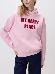 Bluza z napisem - pastelowy róż. Czerwone bluzy Reserved, l, bez wzorów, z bawełny, bez ramiączek, bez kaptura. Za 129.99 zł.