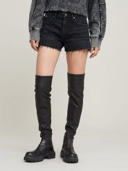 G-Star Szorty dżinsowe w kolorze czarnym rozmiar: W26. Czarne szorty G-Star, z aplikacjami, z bawełny, klasyczne. Za 148.26 zł.