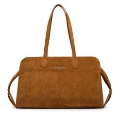 Torebka LOVE MOSCHINO. Brązowe shopper bag Love Moschino, bez wzorów, bez dodatków. Za 939.99 zł.