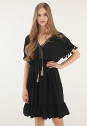 Sukienka w stylu boho. Czarne sukienki Unisono, l, bez wzorów, z wiskozy, boho, bez kołnierzyka, bez ramiączek, mini. Za 149.00 zł.