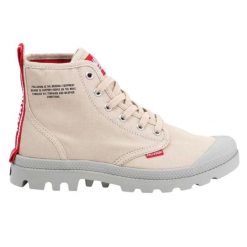 Buty Trekkingowe Damskie Pampa HI Dare. Czerwone buty trekkingowe Palladium, bez wzorów, bez zapięcia. Za 603.99 zł.