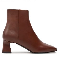 Botki Pollini. Brązowe botki Pollini, bez wzorów, bez obcasa, na słupku, bez zapięcia. Za 999.99 zł.
