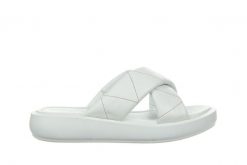 Klapki Bayla-161 161 79 11 White 161499, Biały, Skóra naturalna - 40. Białe klapki Bayla, bez wzorów, z materiału, bez obcasa, bez zapięcia. W wyprzedaży za 152.10 zł.