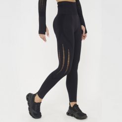 Legginsy fitness damskie leslie czarne. Czarne legginsy LEGEA, bez wzorów, z elastanu, sportowe. W wyprzedaży za 97.00 zł.