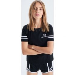 Dwuczęściowa piżama z szortami - Czarny. Piżamy marki Cropp. Za 59.99 zł.