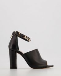 SANDAŁY Z ŁAŃCUCHEM 5902A PEL NERO. Sandały Venezia, bez wzorów, ze skóry, bez obcasa, bez zapięcia. Za 389.00 zł.