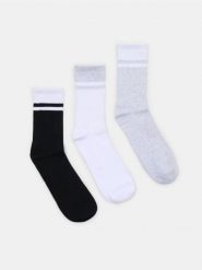 Długie prążkowane skarpety 3 pack - biały. Białe skarpetki Sinsay, bez wzorów, prążkowane. Za 15.99 zł.
