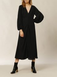 IVY & OAK Sukienka w kolorze czarnym rozmiar: 34. Czarne sukienki IVY & OAK, bez wzorów, z wiskozy, bez kołnierzyka, bez ramiączek, maxi. Za 176.50 zł.