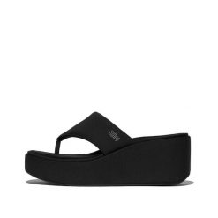 Klapki damskie FitFlop Platfforms. Czarne klapki FIT FLOP, bez wzorów, eleganckie, bez obcasa, bez zapięcia. Za 450.50 zł.