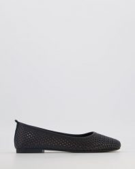 AŻUROWE BALERINY 00959809715 BLAC. Baleriny Venezia, w ażurowe wzory, ze skóry, bez obcasa, bez zapięcia. Za 249.00 zł.