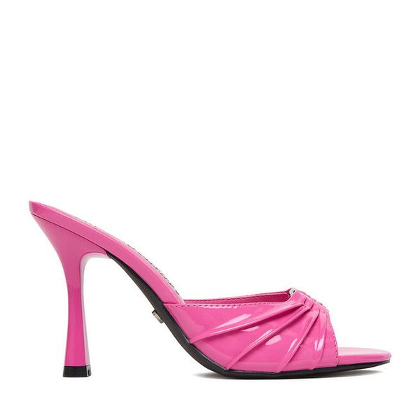 Klapki Juicy Couture. Czerwone klapki Juicy Couture, bez wzorów, bez obcasa, bez zapięcia. Za 224.99 zł.