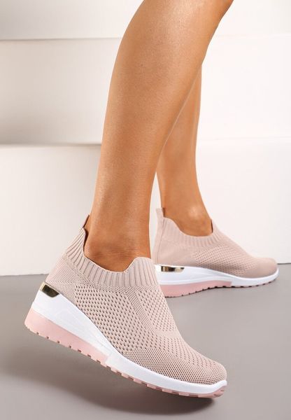 Różowe Buty Sportowe Pyrhis. Czerwone buty sportowe lifestyle Born2be, z aplikacjami, z materiału, sportowe, bez zapięcia. Za 34.99 zł.