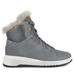 Botki Geox. Szare botki Geox, bez wzorów, bez obcasa, na płaskiej podeszwie, bez zapięcia. Za 459.99 zł.