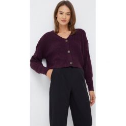Vero Moda kardigan damski kolor fioletowy. Fioletowe swetry Vero Moda, l, bez wzorów, z dzianiny, bez ramiączek. W wyprzedaży za 83.99 zł.