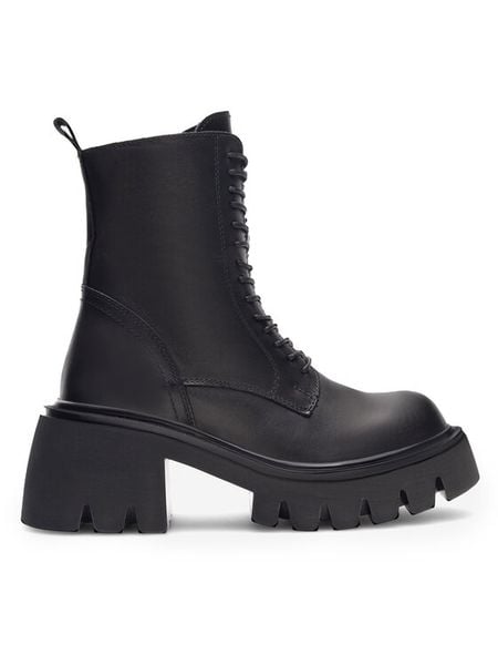 Badura Trapery 8099 Czarny. Czarne traperki Badura, bez wzorów, ze skóry, bez obcasa, bez zapięcia. Za 429.99 zł.