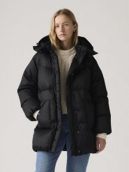 Levi's Kurtka zimowa w kolorze czarnym rozmiar: S. Czarne kurtki Levi's, na zimę, s, bez wzorów, z puchu, bez kaptura. Za 384.71 zł.