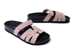 DR. BRINKMANN 700509-42 nude, klapki damskie. Brązowe klapki Dr. Brinkmann, bez wzorów, ze skóry, bez obcasa, bez zapięcia. Za 264.90 zł.