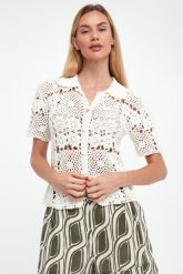 Sweter damski szydełkowany LIU JO. Swetry Liu Jo, m, bez wzorów, bez ramiączek. W wyprzedaży za 719.20 zł.