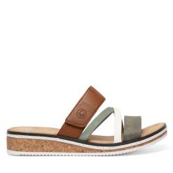 Klapki Rieker. Zielone klapki Rieker, bez wzorów, bez obcasa, bez zapięcia. Za 279.99 zł.