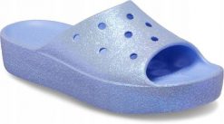 Klapki Dla Dorosłych Crocs Classic Platform Glitter Slide. Niebieskie klapki Crocs, bez wzorów, z materiału, bez obcasa, bez zapięcia. Za 119.99 zł.