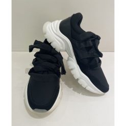 CZARNE BUTY SPORTOWE TWINSET. Czarne buty treningowe Twinset, bez wzorów, z gumy, bez zapięcia. W wyprzedaży za 990.00 zł.