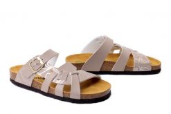 DR. BRINKMANN 700804-08 beige, klapki damskie. Brązowe klapki Dr. Brinkmann, bez wzorów, bez obcasa, bez zapięcia. Za 148.67 zł.