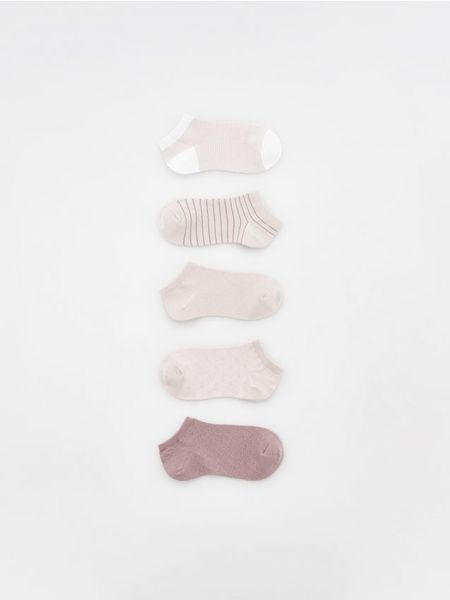 Skarpetki z bawełną 5 pack - pastelowy róż. Czerwone skarpetki Reserved, bez wzorów, z bawełny. Za 49.99 zł.
