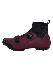Protective Buty kolarskie "Steel Toe" w kolorze czerwonym rozmiar: 39. Czerwone buty treningowe Protective, bez wzorów, bez zapięcia, rowerowe. Za 286.84 zł.