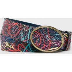 Desigual - Pasek. Paski marki Desigual. W wyprzedaży za 119.90 zł.