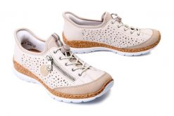 Rieker N42V3-60 beige, półbuty damskie. Brązowe półbuty wsuwane Rieker, na lato, bez wzorów, bez obcasa. Za 369.90 zł.