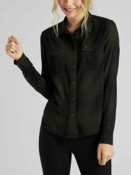 LEE REGULAR WESTERN SHIRT DAMSKA KOSZULA MATERIAŁOWA SERPICO GREEN L45SGBOJ 112110479. Zielone koszule Lee, l, bez wzorów, z materiału, bez kołnierzyka, bez ramiączek. Za 129.99 zł.