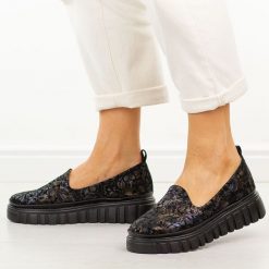 Czarne multi skórzane półbuty damskie Filippo Dp7703/26. Czarne półbuty wsuwane Filippo, na jesień, bez wzorów, z jeansu, eleganckie, z okrągłym noskiem, bez obcasa, na platformie. Za 229.00 zł.