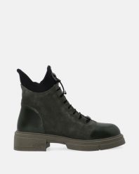 ZIELONE BOTKI ZE SKÓRY ZAMSZOWEJ D015SUKHOBB032. Zielone botki Venezia, bez wzorów, ze skóry, bez obcasa, bez zapięcia. Za 469.00 zł.