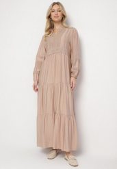 Beżowa Wiskozowa Sukienka Boho o Rozkloszowanym Kroju z Gumką i Koronką Gonillea. Brązowe sukienki Born2be, na co dzień, l, z aplikacjami, z koronki, boho, bez kołnierzyka, bez ramiączek, maxi, rozkloszowane. W wyprzedaży za 111.99 zł.