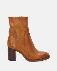 ŻÓŁTE BOTKI NA OBCASIE P26206 ZAFFERANO. Żółte botki Venezia, bez wzorów, ze skóry, bez obcasa, na obcasie, bez zapięcia. Za 559.00 zł.
