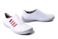 RIEKER 52560-80 white, półbuty damskie. Białe półbuty wsuwane Rieker, bez wzorów, bez obcasa. Za 223.93 zł.