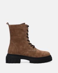 ZAMSZOWE BOTKI W BRĄZOWYM KOLORZE H008SUBROBB045. Brązowe botki Venezia, bez wzorów, ze skóry, bez obcasa, bez zapięcia. Za 349.00 zł.