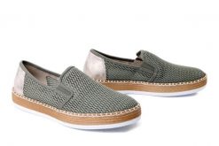 RIEKER L7873-52 green, półbuty damskie. Zielone półbuty wsuwane Rieker, na lato, bez wzorów, bez obcasa. Za 319.90 zł.