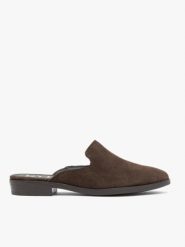 Ciemnobrązowe klapki mule ze skóry welurowej. Brązowe klapki Ryłko, bez wzorów, ze skóry, eleganckie, z okrągłym noskiem, bez obcasa, na obcasie, bez zapięcia. Za 299.99 zł.