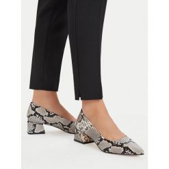 Czółenka Lasocki. Szare czółenka Lasocki, bez wzorów, bez obcasa, bez zapięcia. Za 229.99 zł.