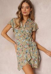 Zielona Kopertowa Sukienka Mini w Kwiaty z Materiałowym Paskiem z Wiskozy Navin. Zielone sukienki Renee, m, bez wzorów, z materiału, bez kołnierzyka, bez ramiączek, mini, kopertowe. W wyprzedaży za 55.99 zł.