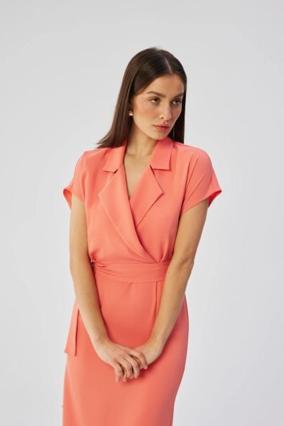 Elegancka sukienka ołówkowa z kołnierzem pomarańczowa. Brązowe sukienki Stylove, do pracy, m, bez wzorów, z elastanu, biznesowe, bez kołnierzyka, bez ramiączek, midi, dopasowane. Za 349.00 zł.