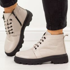 Szare skórzane botki damskie T.Sokolski 2896. Szare botki Sokolski, bez wzorów, z dzianiny, casualowe, z okrągłym noskiem, bez obcasa, bez zapięcia. Za 329.00 zł.