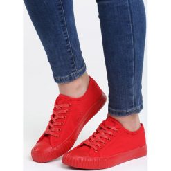Czerwone Trampki Low Down. Trampki marki Sinsay. Za 59.99 zł.