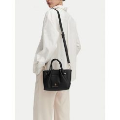 Torebka Beverly Hills Polo Club. Czarne torebki klasyczne Beverly Hills Polo Club, bez wzorów, klasyczne, bez dodatków. Za 249.99 zł.